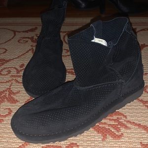 black ugg boots